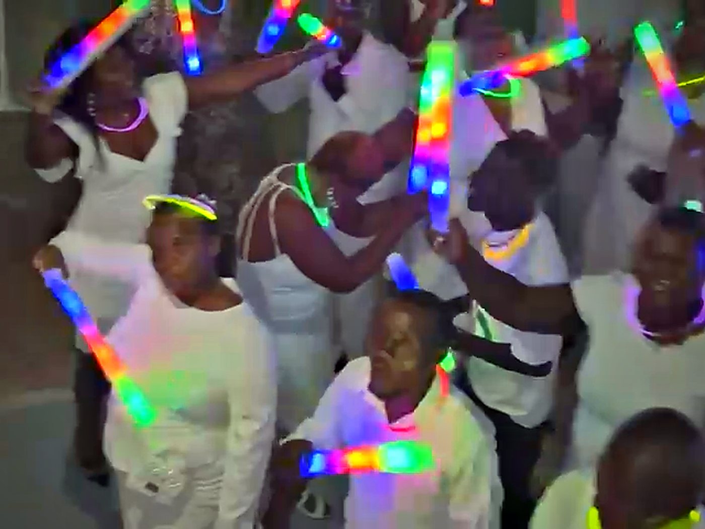 Friends together at En Blanc